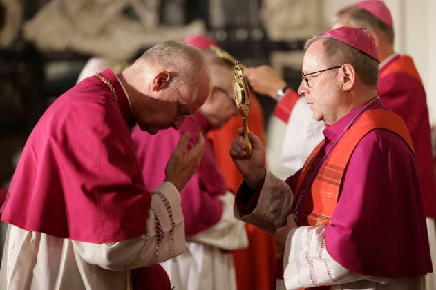 Franz Josef Overbeck and Georg Bätzing at the Boniface Vespers during the fall plenary assembly of the German Bishops Conference at Fulda Cathedral, Fulda, September 30, 2026 Foto:xP.xBackx xFuturexImagex bonifatiusvesper_6928