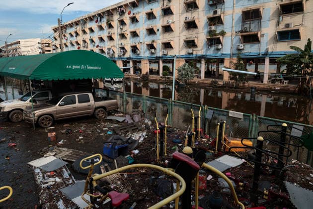 October 1, 2026, Bangkok, Bangkok, Thailand: Floodwaters inside the Klong Chan flats return to normal levels after 48 hours of heavy rain caused sudden flash flooding for over a week, submerging numerous vehicles, in Bangkok, Thailand, October 1, 2026. Bangkok Thailand  - ZUMAp219 20261001_zip_p219_002 Copyright: xNattaphonxPhanphongsanonx