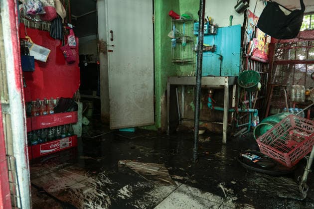 October 1, 2026, Bangkok, Bangkok, Thailand: Floodwaters inside the Klong Chan flats return to normal levels after 48 hours of heavy rain caused sudden flash flooding for over a week, submerging numerous vehicles, in Bangkok, Thailand, October 1, 2026. Bangkok Thailand  - ZUMAp219 20261001_zip_p219_031 Copyright: xNattaphonxPhanphongsanonx