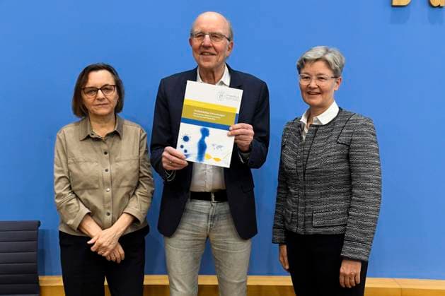 ABB BPK Carmen Scheibenbogen, German hematologist-oncologist and professor of immunology at Berlin’s Charité; Prof. Dr. Norbert Suttorp from the Interdisciplinary Group for Infectious Diseases, Pulmonology, and Critical Care Medicine; Regina Therese Riphahn, a German economist, pres