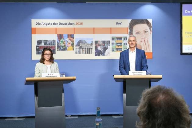 Berlin, Germany, October 1, 2026, Federal Press Conference Center, Press Conference: R V Insurance Study, The Fears of Germans in 2026, Isabelle Borucki and Grischa Brower Rabinowitsch Copyright: xdtsxNachrichtenagenturx dts_137045