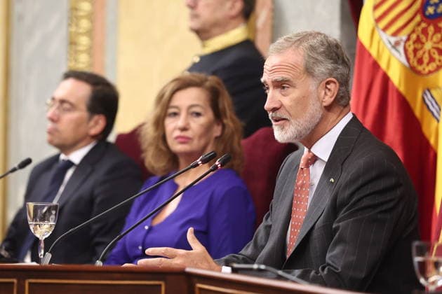 Opening of the 12th Ibero-American Parliamentary Forum at the Congress I D The Minister of Foreign Affairs, the European Union, and Cooperation, José Manuel Albares, the President of the Congress, Francina Armengol, and King Felipe VI, during the 12th Ibero-American Parliamentary Forum at the Congress of Deputies on October 1, 2026, in Madrid, Spain. The meeting brings together Ibero-American parliamentarians to address the challenges of AI, democracy, gender equality, and parliamentary diplomacy. OCTOBER 1, 2026 Madrid, Madrid, Spain  Copyright: xEduardoxParrax 7811872