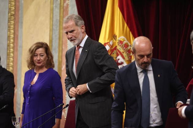 Opening of the 12th Ibero-American Parliamentary Forum at the Congress of Deputies. Congress President Francina Armengol, King Felipe VI, and Senate President Pedro Rollán during the 12th Ibero-American Parliamentary Forum at the Congress of Deputies on October 1, 2026, in Madrid, Spain. The meeting brings together Ibero-American parliamentarians to address the challenges of AI, democracy, gender equality, and parliamentary diplomacy. OCTOBER 1, 2026, Madrid, Madrid, Spain  Copyright: xEduardoxParrax 7811897