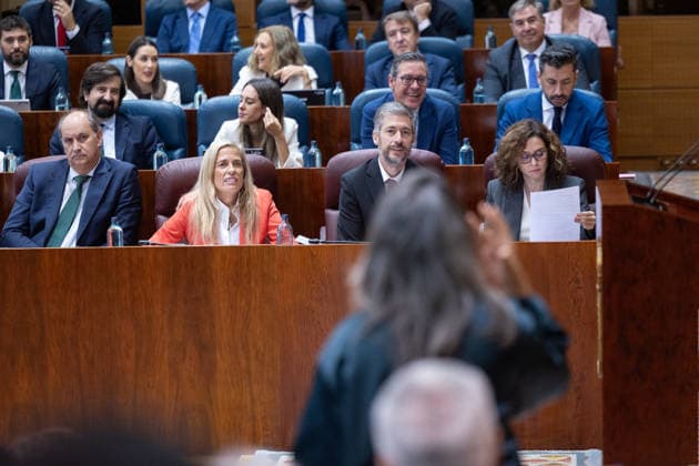 Housing dominates this Thursday’s plenary session in the Assembly, marked by the Maricarmen case, the protest camp, and Royal Decrees I D. Rocío Albert, the Regional Minister of Economy, Finance, and Employment for the Community of Madrid; Miguel Ángel García Martín, the Regional Minister of the Presidency, Justice, and Local Administration for the Community of Madrid; and the President of the Community of Madrid, Isabel Díaz Ayuso, during a plenary session of the Madrid Assembly on October 1, 2026, in Madrid, Spain. Housing dominates this Thursday’s plenary session, October 1, at the Madrid Assembly—a session marked by the eviction last week of 87-year-old Maricarmen, which has led to social unrest, including a protest camp at Puerta del Copyright: xJesusxHellinx 7811906