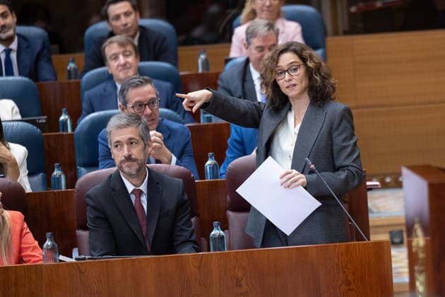 Housing Dominates This Thursday’s Plenary Session in the Assembly, Marked by Maricarmen, the Protest Camp, and Royal Decrees I D Miguel Ángel García Martín, the Regional Minister of the Presidency, Justice, and Local Administration of the Community of Madrid, and the President of the Community of Madrid, Isabel Díaz Ayuso, during a plenary session of the Madrid Assembly on October 1, 2026, in Madrid, Spain. Housing dominates this Thursday’s plenary session, October 1, in the Madrid Assembly, dominated by the eviction of 87-year-old Maricarmen last week, which has led to social unrest, including a protest camp at Puerta del Sol that has caused a new clash between the Government Delegation, City Hall, and the Community, as well as the push f Copyright: xJesusxHellinx 7811908