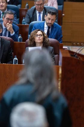 Housing Dominates This Thursday s Plenary Session of the Assembly, Marked by Maricarmen, the encampment, and the royal decrees. The president of the Community of Madrid, Isabel Díaz Ayuso, during a plenary session of the Madrid Assembly on October 1, 2026, in Madrid, Spain. Housing dominates this Thursday’s plenary session, October 1, in the Madrid Regional Assembly, marked by the eviction last week of 87-year-old Maricarmen, which has led to social unrest, including a protest camp at Puerta del Sol that has caused a new clash between the Government Delegation, City Hall, and the Regional Government, as well as the push for two royal decrees, the ratification of which Congress will vote on Friday, October 1, 2026. Jesús Hellí, Madrid, Spai Copyright: xJesusxHellinx 7811910
