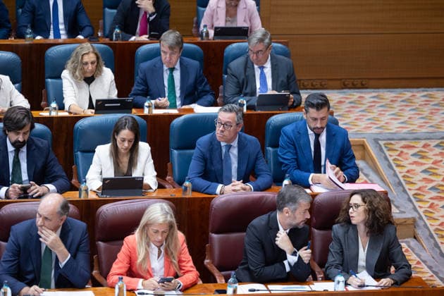 Housing Dominates This Thursday’s Plenary Session in the Assembly, Marked by Maricarmen, the protest camp, and the royal decrees. Rocío Albert, Regional Minister of Economy, Finance, and Employment for the Community of Madrid (1st row, 3rd from right), and Miguel Ángel García Martín, Regional Minister of the Presidency, Justice, and Local Administration for the Community of Madrid (1st row, 2nd from right), and the President of the Community of Madrid, Isabel Díaz Ayuso (1st row, right), during a plenary session of the Madrid Assembly on October 1, 2026, in Madrid, Spain. Housing dominates this Thursday’s plenary session, October 1, in the Madrid Assembly—a session marked by the eviction last week of 87-year-old Maricarmen, which has led t Copyright: xJesusxHellinx 7811953
