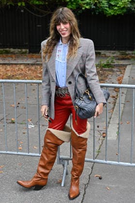 PFW Chloe Outside Arrivals JR Lou Doillon arriving at the Chloe show during Paris Fashion Week, in Paris, France on 1 October 2026. Photo by Julien Reynaud APS-Medias ABACAPRESS.COM Paris France  Copyright: xReynaudxJulien APS-Medias ABACAx