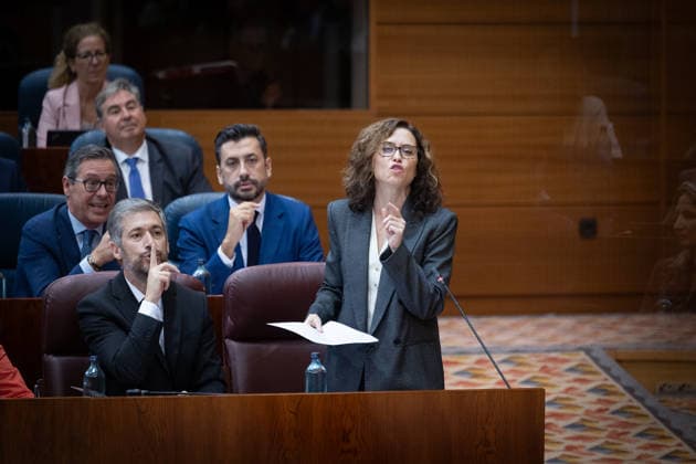 Housing Dominates This Thursday’s Plenary Session in the Assembly, Marked by Maricarmen, the Protest Camp, and the Royal Decrees Miguel Ángel García Martín, Regional Minister of the Presidency, Justice, and Local Administration for the Community of Madrid, front row, 2nd from the right, and the President of the Community of Madrid, Isabel Díaz Ayuso (1st row, right), during a plenary session of the Madrid Assembly on October 1, 2026, in Madrid, Spain. Housing dominates this Thursday’s plenary session, October 1, in the Madrid Assembly, marked by the eviction last week of 87-year-old Maricarmen, which has led to social unrest, including a protest camp at Puerta del Sol that has caused a new clash between the Government Delegation, City Hall Copyright: xJesusxHellinx 7811980