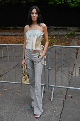 PFW Chloe Outside Arrivals JR Alexa Chung arriving at the Chloe show during Paris Fashion Week, in Paris, France on 1 October 2026. Photo by Julien Reynaud APS-Medias ABACAPRESS.COM Paris France  Copyright: xReynaudxJulien APS-Medias ABACAx