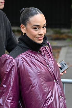 PFW Chloe Outside Arrivals JR Jorja Smith arriving at the Chloe show during Paris Fashion Week, in Paris, France on 1 October 2026. Photo by Julien Reynaud APS-Medias ABACAPRESS.COM Paris France  Copyright: xReynaudxJulien APS-Medias ABACAx