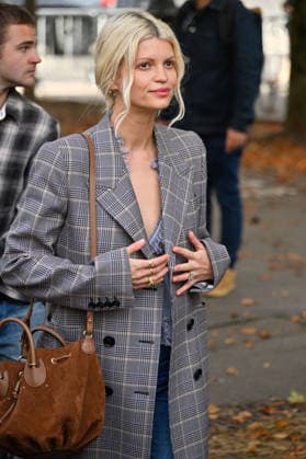 PFW Chloe Outside Arrivals JR Pixie Geldof arriving at the Chloe show during Paris Fashion Week, in Paris, France on 1 October 2026. Photo by Julien Reynaud APS-Medias ABACAPRESS.COM Paris France  Copyright: xReynaudxJulien APS-Medias ABACAx