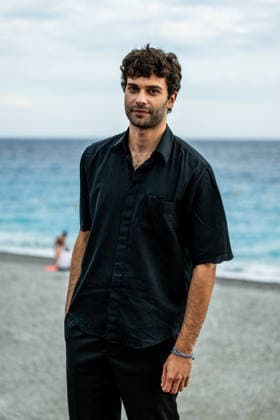 8th Cineroman Festival - Only What We Carry Photocall - Nice Liam Hellman attends the photocall for Jamie Adams s film Only what we carry at the Cineroman festival, dedicated exclusively to films adapted from literary work, in Pathe Gare du Sud in Nice, France, on September 30, 2026. Photo by Laurent Coust ABACAPRESS.COM Nice France  Copyright: xCoustxLaurent ABACAx