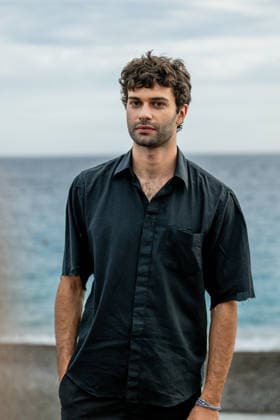 8th Cineroman Festival - Only What We Carry Photocall - Nice Liam Hellman attends the photocall for Jamie Adams s film Only what we carry at the Cineroman festival, dedicated exclusively to films adapted from literary work, in Pathe Gare du Sud in Nice, France, on September 30, 2026. Photo by Laurent Coust ABACAPRESS.COM Nice France  Copyright: xCoustxLaurent ABACAx