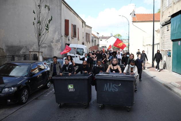 Students Prostest - Saint-Denis High school students marching between Saint-Denis and Aubervilliers North of Paris, on October 1, 2026 as they continue their protest to demand the hiring of substitute teachers, increased resources, and decent learning conditions. Photo by Raphael Lafargue ABACAPRESS.COM Saint-Denis Ile-de-France France  Copyright: xLafarguexRaphael ABACAx
