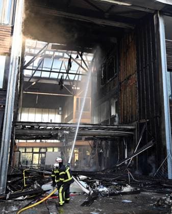 In Nantes, a high school goes up in flames amid student protests PHOTOPQR OUEST FRANCE Jerome Fouquet Nantes Oct. 1, 2026 Loire-Atlantique High school protests continue this morning in Nantes The entrance hall of Nelson Mandela High School was destroyed by fire Photo Jérôme Fouquet Ouest France France, Nantes Oct. 1, 2026 High school set ablaze in Nantes amid nationwide student protests As protests gradually spread to university campuses across France, firefighters were called to tackle a fire at a high school in central Nantes, Nantes, France  Copyright: xPHOTOPQR OUESTxFRANCE MAXPPPxJeromexFouquetx 20261001OFR7411 20261001OFR7411