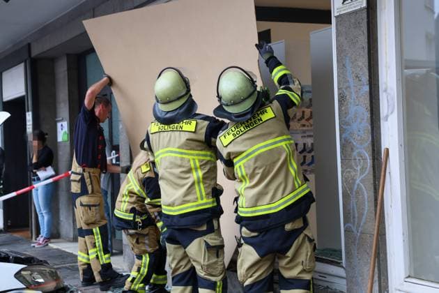 Driver Confuses Gas and Brake Pedals; Car Crashed Into Storefront On Keldersstraße in Solingen Ohligs, a traffic accident oc