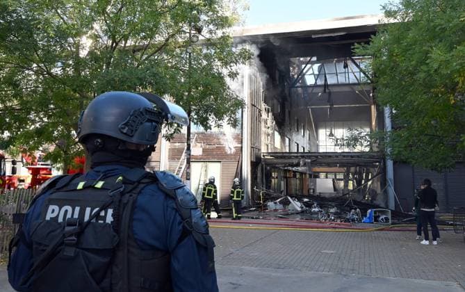 In Nantes, a high school goes up in flames amid student protests PHOTOPQR OUEST FRANCE Jerome Fouquet Nantes Oct. 1, 2026 Loire-Atlantique High school protests continue this morning in Nantes The entrance hall of Nelson Mandela High School was destroyed by flames Photo Jérôme Fouquet Ouest France France, Nantes Oct. 1, 2026 High school set ablaze in Nantes amid nationwide student protests As protests gradually spread to university campuses across France, firefighters were called to tackle a fire at a high school in central Nantes, France  Copyright: xPHOTOPQR OUESTxFRANCE MAXPPPxJeromexFouquetx 20261001OFR7420 20261001OFR7420