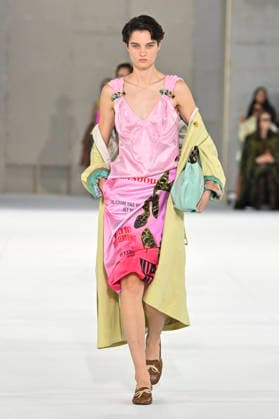 Dries Van Noten Women s Ready-to-Wear Spring Summer 2027 Collection Fashion Show during Paris Fashion Week, September 30, 2026 Dries Van Noten Women’s Ready-to-Wear Spring Summer 2027 Collection Fashion Show, during Paris Fashion Week, September 30, 2026, Paris, France  Copyright: xAgencex xBestimagexAgencex xBestimagex