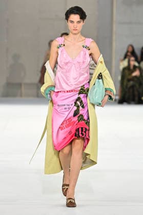 Dries Van Noten Women s Ready-to-Wear Spring Summer 2027 Collection Fashion Show during Paris Fashion Week, September 30, 2026 Dries Van Noten Women’s Ready-to-Wear Spring Summer 2027 Collection Fashion Show, during Paris Fashion Week, September 30, 2026, Paris, France  Copyright: xAgencex xBestimagexAgencex xBestimagex