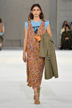 Dries Van Noten Women s Ready-to-Wear Spring Summer 2027 Collection Fashion Show during Paris Fashion Week, September 30, 2026 Dries Van Noten Women s Ready-to-Wear Spring Summer 2027 Collection Fashion Show, during Paris Fashion Week, September 30, 2026, Paris, France  Copyright: xAgencex xBestimagexAgencex xBestimagex