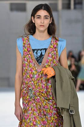 Dries Van Noten Women s Ready-to-Wear Spring Summer 2027 Collection Fashion Show during Paris Fashion Week, September 30, 2026 Dries Van Noten Women s Ready-to-Wear Spring Summer 2027 Collection Fashion Show, during Paris Fashion Week, September 30, 2026, Paris, France  Copyright: xAgencex xBestimagexAgencex xBestimagex