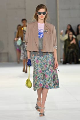Dries Van Noten Women s Ready-to-Wear Spring Summer 2027 Collection Fashion Show during Paris Fashion Week, September 30, 2026 Dries Van Noten Women s Ready-to-Wear Spring Summer 2027 Collection Fashion Show, during Paris Fashion Week, September 30, 2026, Paris, France  Copyright: xAgencex xBestimagexAgencex xBestimagex