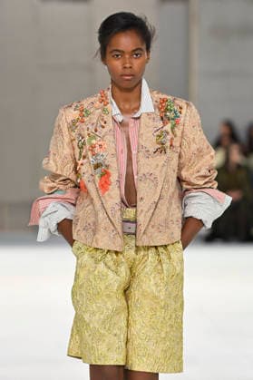 Dries Van Noten Women s Ready-to-Wear Spring Summer 2027 Collection Fashion Show during Paris Fashion Week, September 30, 2026 Dries Van Noten Women s Ready-to-Wear Spring Summer 2027 Collection Fashion Show, during Paris Fashion Week, September 30, 2026, Paris, France  Copyright: xAgencex xBestimagexAgencex xBestimagex