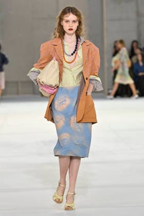 Dries Van Noten Women s Ready-to-Wear Spring Summer 2027 Collection Fashion Show during Paris Fashion Week, September 30, 2026 Dries Van Noten Women s Ready-to-Wear Spring Summer 2027 Collection Fashion Show, during Paris Fashion Week, September 30, 2026, Paris, France  Copyright: xAgencex xBestimagexAgencex xBestimagex