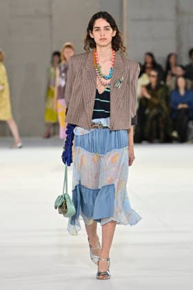 Dries Van Noten Women s Ready-to-Wear Spring Summer 2027 Collection Fashion Show during Paris Fashion Week, September 30, 2026 Dries Van Noten Women s Ready-to-Wear Spring Summer 2027 Collection Fashion Show, during Paris Fashion Week, September 30, 2026, Paris, France  Copyright: xAgencex xBestimagexAgencex xBestimagex