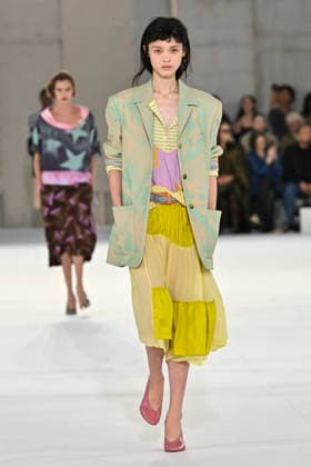 Dries Van Noten Women s Ready-to-Wear Spring Summer 2027 Collection Fashion Show during Paris Fashion Week, September 30, 2026 Dries Van Noten Women s Ready-to-Wear Spring Summer 2027 Collection Fashion Show, during Paris Fashion Week, September 30, 2026, Paris, France  Copyright: xAgencex xBestimagexAgencex xBestimagex