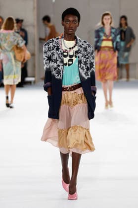 Dries Van Noten Women s Ready-to-Wear Spring Summer 2027 Collection Fashion Show during Paris Fashion Week, September 30, 2026 Dries Van Noten Women s Ready-to-Wear Spring Summer 2027 Collection Fashion Show, during Paris Fashion Week, September 30, 2026, Paris, France  Copyright: xAgencex xBestimagexAgencex xBestimagex