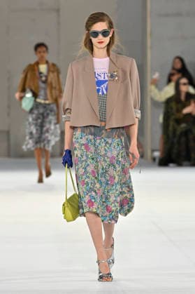 Dries Van Noten Women s Ready-to-Wear Spring Summer 2027 Collection Fashion Show during Paris Fashion Week, September 30, 2026 Dries Van Noten Women’s Ready-to-Wear Spring Summer 2027 Collection Fashion Show, during Paris Fashion Week, September 30, 2026, Paris, France  Copyright: xAgencex xBestimagexAgencex xBestimagex