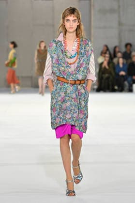 Dries Van Noten Women s Ready-to-Wear Spring Summer 2027 Collection Fashion Show during Paris Fashion Week, September 30, 2026 Dries Van Noten Women’s Ready-to-Wear Spring Summer 2027 Collection Fashion Show, during Paris Fashion Week, September 30, 2026, Paris, France  Copyright: xAgencex xBestimagexAgencex xBestimagex