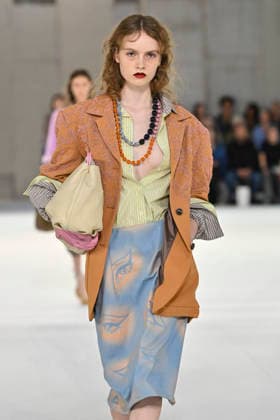Dries Van Noten Women s Ready-to-Wear Spring Summer 2027 Collection Fashion Show during Paris Fashion Week, September 30, 2026 Dries Van Noten Women’s Ready-to-Wear Spring Summer 2027 Collection Fashion Show, during Paris Fashion Week, September 30, 2026, Paris, France  Copyright: xAgencex xBestimagexAgencex xBestimagex