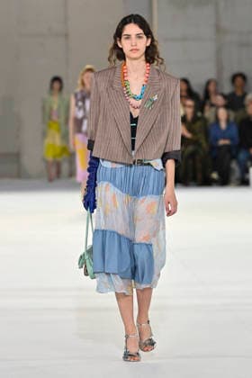 Dries Van Noten Women s Ready-to-Wear Spring Summer 2027 Collection Fashion Show during Paris Fashion Week, September 30, 2026 Dries Van Noten Women’s Ready-to-Wear Spring Summer 2027 Collection Fashion Show, during Paris Fashion Week, September 30, 2026, Paris, France  Copyright: xAgencex xBestimagexAgencex xBestimagex