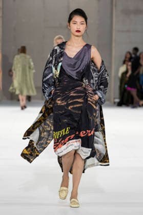 Dries Van Noten Women s Ready-to-Wear Spring Summer 2027 Collection Fashion Show during Paris Fashion Week, September 30, 2026 Dries Van Noten Women’s Ready-to-Wear Spring Summer 2027 Collection Fashion Show, during Paris Fashion Week, September 30, 2026, Paris, France  Copyright: xAgencex xBestimagexAgencex xBestimagex