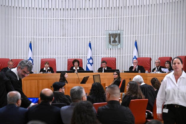 Israel s High Court hears petitions to disqualify the Arab Parties from running in the upcoming general elections on Thursday, October 1, 2026. The High Court will decide whether to appeal the Central Elections Committee s decision to ban all Arab Parties from running in the Israeli election.  JER2026100113 DEBBIExHILL