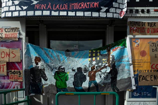 Paris 8 University blocked by students The entrance to Paris 8 University is blocked during a student mobilization in Saint-Denis, north of Paris, on October 1, 2026. University campuses have joined high school students in a nationwide movement involving blockades of educational institutions across France. Paris - St. Denis France  Copyright: xNikxErikxNeubauerx DSC_8224
