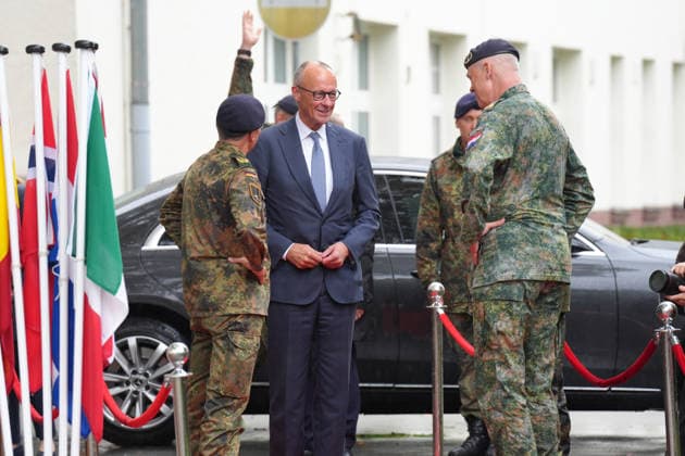 Visit to the German-Dutch Corps with Chancellor Merz: Chancellor Friedrich Merz upon arrival for a visit to the 1st German-Dutch Corps, Münster, October 1, 2026, Münster, North Rhine-Westphalia, Germany
