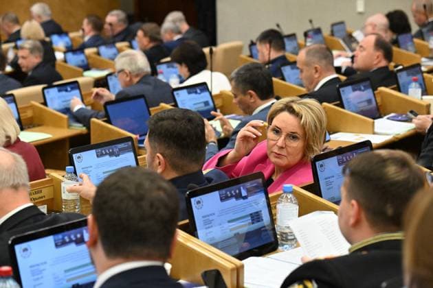 Moscow. The first session of the State Duma of the Russian Federation of the ninth convocation. Deputy Chair of the State Duma Committee on Construction, Housing and Utilities Svetlana Razvorotneva before the session. KomsomolskayaxPravda