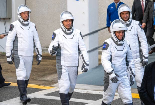 NASA s Crew-13 Astronaut Jessica Watkins, commander (2nd R), Astronaut Luke Delaney, pilot, and Mission Specialists Joshua Kutryk (L) of the Canadian Space Agency and Sergey Teteryatnikov of Roscosmos (R) walk out of the operations building on their way to board as Dragon Spacecraft atop a SpaceX Falcon 9 rocket on SLC-40 at Kennedy Space Center, Florida on Thursday, October 1, 2026. They are on their way to the International Space Station.  KSC2026100115 PATxBENIC