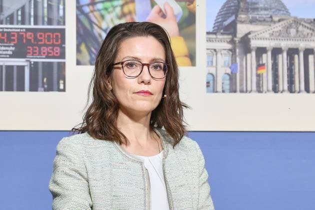 Berlin, Germany, October 1, 2026, Federal Press Conference Center, Press Conference: R V Versicherung Study, The Fears of Germans in 2026, Isabelle Borucki Copyright: xdtsxNachrichtenagenturx dts_137049