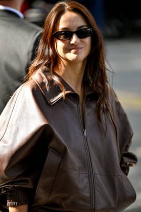 PFW Balenciaga Outside Arrivals JR Shailene Woodley arriving at the Balenciaga show during Paris Fashion Week, in Paris, France on 1 October 2026. Photo by Julien Reynaud APS-Medias ABACAPRESS.COM Paris France  Copyright: xReynaudxJulien APS-Medias ABACAx