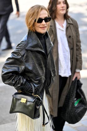 PFW Balenciaga Outside Arrivals JR Isabelle Huppert arriving at the Balenciaga show during Paris Fashion Week, in Paris, France on 1 October 2026. Photo by Julien Reynaud APS-Medias ABACAPRESS.COM Paris France  Copyright: xReynaudxJulien APS-Medias ABACAx