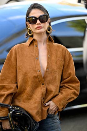 PFW Balenciaga Outside Arrivals JR Demet Özdemir arriving at the Balenciaga show during Paris Fashion Week, in Paris, France on 1 October 2026. Photo by Julien Reynaud APS-Medias ABACAPRESS.COM Paris France  Copyright: xReynaudxJulien APS-Medias ABACAx