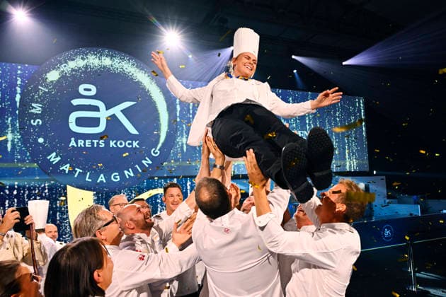 STOCKHOLM, SWEDEN 20261001 Evelina Änggren wins Chef of the Year and is honored during the 2026 Chef of the Year finals at Annexet in Stockholm STOCKHOLM SWEDEN x10040x Copyright: xAndersxWiklund TTx ARETS KOCK 2026 bSaa5CRQ1ME