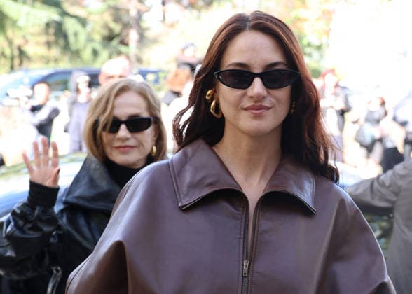 Shailene Woodley arrives at the Balenciaga Spring Summer 2027 Women’s Ready-to-Wear fashion show during Paris Fashion Week (PFW) at the Tennis Club de Paris, France, on October 1, 2026. Denis Guignebourg, Bestimage. Arrivals at the Balenciaga fashion show as part of Paris RTW Spring Summer 2027 Fashion Week, held at the Tennis Club de Paris on October 1, 2026, in Paris, France. Paris, France  Copyright: xDenisxGuignebourgx xBestimagexDenisxGuignebourgx xBestimagex