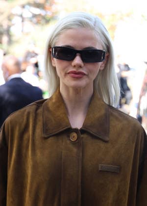 Hayes Warner arrives at the Balenciaga Spring Summer 2027 Women’s Ready-to-Wear fashion show during Paris Fashion Week (PFW) at the Tennis Club de Paris, France, on October 1, 2026. Denis Guignebourg, Bestimage. Arrivals at the Balenciaga fashion show as part of Paris RTW Spring Summer 2027 Fashion Week, held at the Tennis Club de Paris on October 1, 2026, in Paris, France. Paris, France  Copyright: xDenisxGuignebourgx xBestimagexDenisxGuignebourgx xBestimagex