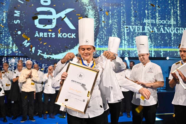 STOCKHOLM, SWEDEN 20261001 Evelina Änggren wins Chef of the Year and is honored during the Chef of the Year 2026 finals at Annexet in Stockholm STOCKHOLM SWEDEN x10040x Copyright: xAndersxWiklund TTx ARETS KOCK 2026 NiwLxQgLTIM